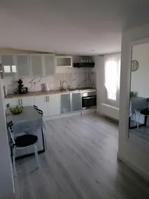 Modern 50 m2 apartment with terrace and private parking - Image 3