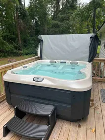 Morris Getaway, Hot tub, Fast Wifi, Manteo NC - Image 3
