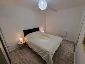Downtown apartment with air conditioning and parking - Image 4