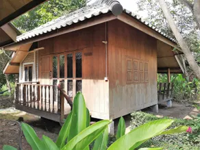 Nok Kaew (Parrot) Bungalow 3 - Image 2
