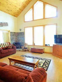 Peaceful Cabin in the Woods on Quiet Lake - Image 2