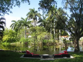 Tropical RiverHouse w/Spa & Deck - Image 4