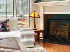 Cozy Chalet 5mins from Okemo, SAUNA JACUZZI HOT TUB - Image 2
