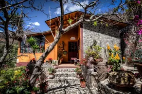 Exquisite Home - Volcano & Lake View on 10-Acre Garden Estate with pool - Image 3