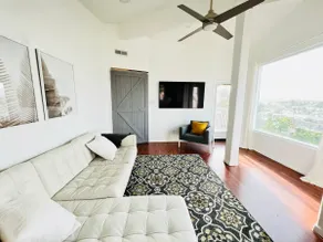 NICE VIEWS Harbor & Palos Verdes Hills I Parking - Image 3