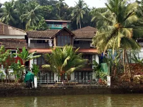 Wooden Chalet on the River Banks - Image 2