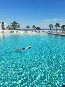 Charming Waterfront Resort Vacation - Image 2