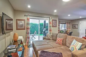 Beautiful Private Garden Apartment w/ AC - Image 3