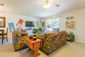 BreezeBluInn, Fenced yard, Luv Dogs,People ok too - Image 4