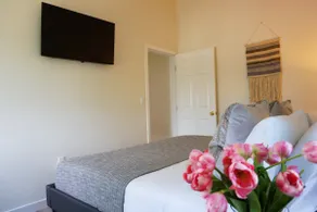 *Sun Splashed* Entire House. king bed 2b1b by LAX✨ - Image 5