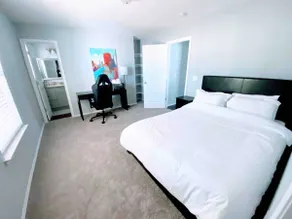 Newly Renovated, 8mins to DT Fayetteville/UofA! - Image 4
