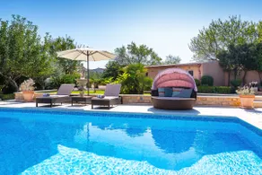 Navis Luxury Villa - Image 3