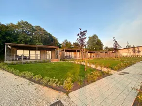 Mobile Home with AC & heating, wifi, tv, parking - Image 2
