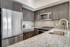 Luxury Waterfront Condo in Toronto - Image 3