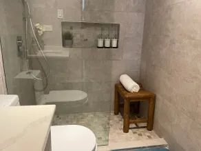 💚Steps to Beach Apt. w/Private PKG⭐️ - Image 5