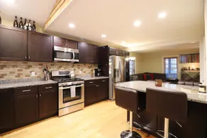 Cozy West End House - Image 3