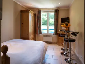 Sleep in Chevreuse Valley in 1 Furnished Studio - Image 2