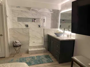 Private, Couple's Suite in Heart of Midtown - Image 4