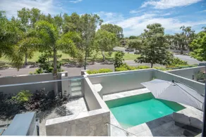 Deluxe Noosa home w pool walk to River and beach - Image 2