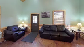 Cabins at Acorns Resort on Milford Lake - Image 2