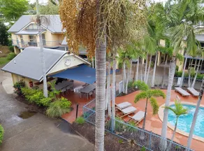 Palm Penthouse Pool View Tropical Stay - Image 4
