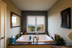 Luxury Home Overlooking Cabot w Chipping Green - Image 4