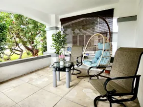 Prime location LUXE 2Bed/1Ba Apartment king bed! - Image 3