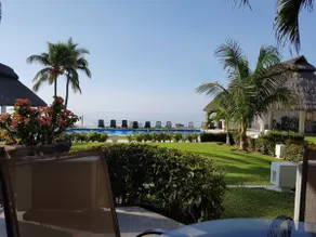 Private apartment with beach, for up to 10 people. - Image 5