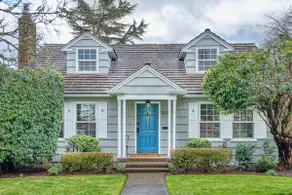 5 Bedroom, 3 Bath House! With Brand New Hot Tub! - Image 2