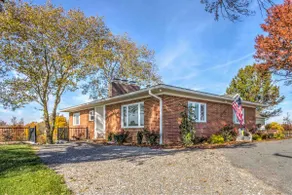Sunrise Sunset views, spacious family home. - Image 2