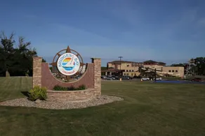 RARE Bridges Bay POOLSIDE condo with LAKE VIEW! - Sleeps 8 - Image 2