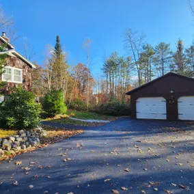 Irish Chalet Home near Long Lake - Image 5