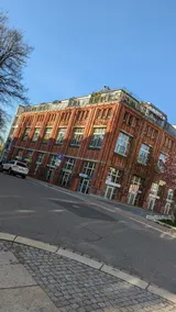 Premium loft in the trendy district, Wi-Fi, Netflix, parking - Image 4
