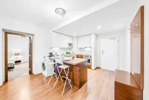 Spacious apartment (52m2) in perfect location - Image 5