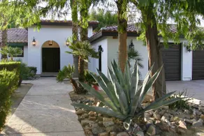 Beautiful 1 Acre Property-Private area - Image 5