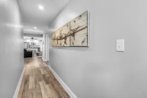 Meticulous Main St. Ranch 2 Bedroom Luxury Apt. Rear Unit - Image 2