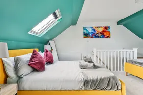 Hidden Gem-Open To Book-Super Location - Image 2