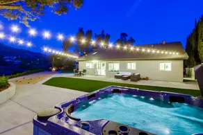 Spacious home with incredible backyard views - Image 2