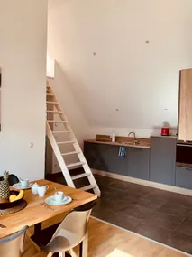 Stylish/cool 2-level loft in the city center - Image 5