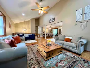 HillTop Manor-Spacious 6BR+PS5+FirePit+Pool Table - Image 3