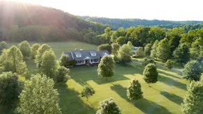 3 Bedroom Apt w/ Saltwater Pool on Country Estate - Image 2