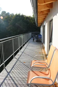 Sunny Penthouse Apartement / 20 min to Center - Image 5