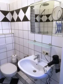 2 room apartment with 2 bathrooms in the middle of Elmshorn - Image 5