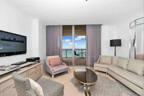5-Star Hotel in Bal Harbour, Oceanfront Suite - Image 3