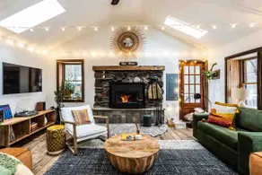 Stunning Catskills Forest Cabin Near Skiing - Image 2
