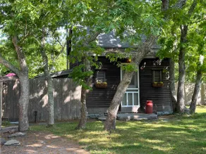 Martha’s Vineyard Cottage - A Glamping Experience! - Image 2