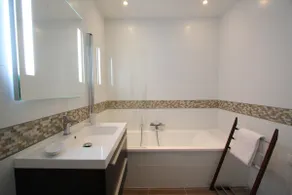 Beautiful pool apartment - Image 5