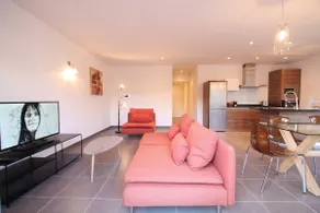 Beautiful pool apartment - Image 3