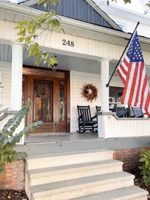 Charming 4 Bedroom Downtown Classic - Image 3