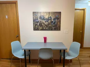 Bright & Happy Apartment - Image 5